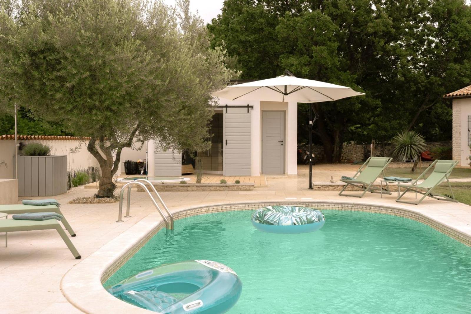 Luxury Villa In Istria - 9,000 Sqm Private Estate With Pool & Sauna, 15 Min To Sea, Near Fazana, 3 Bedrooms Juršići Exterior foto